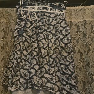 Black and white flower print skirt size Medium